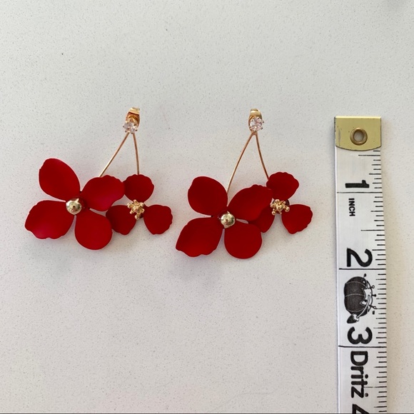 🆕 Dangly Red Flower Post Earrings - Picture 4 of 5